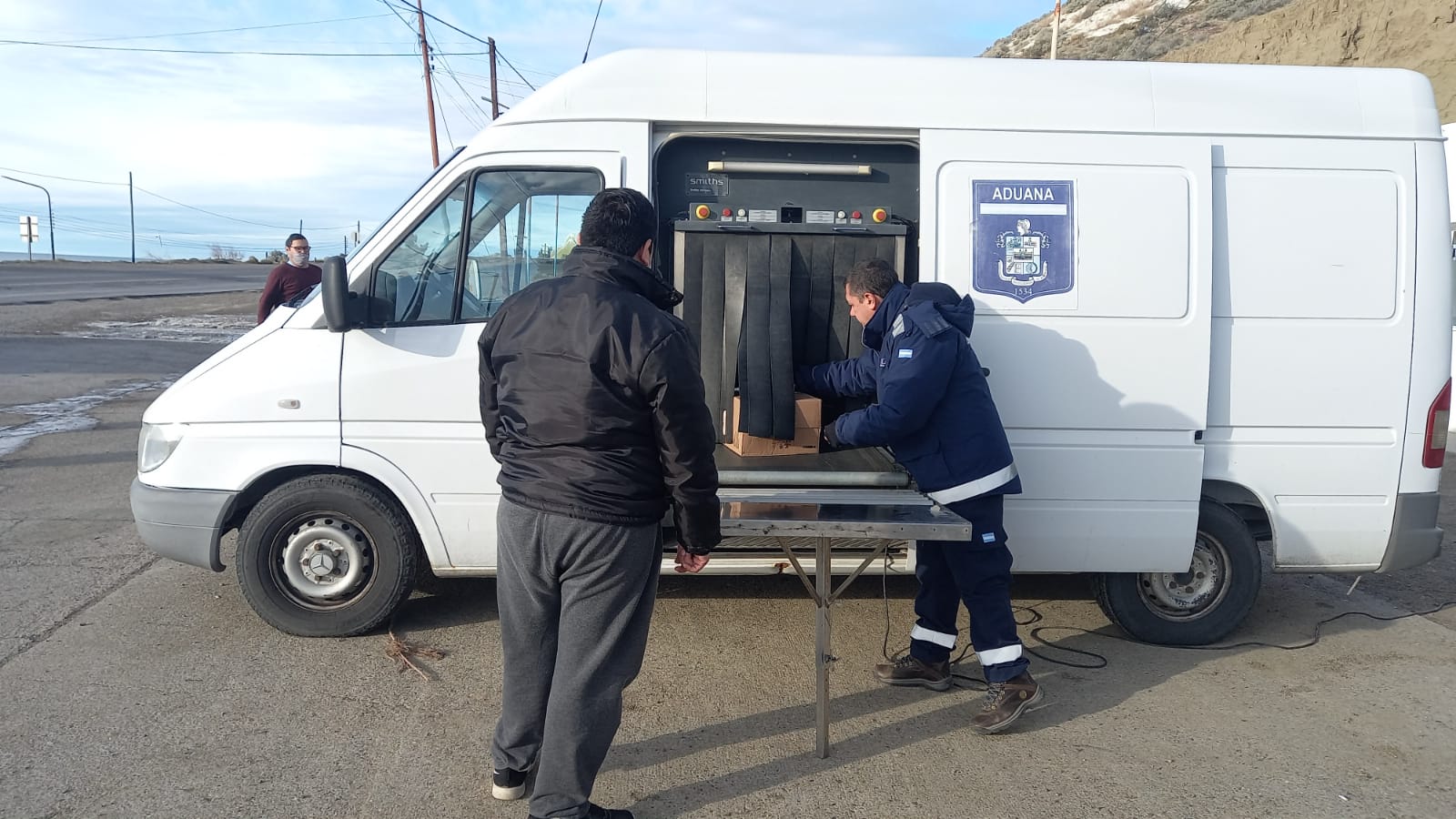 Robaron la rueda de auxilio de una Hilux en el barrio Médanos