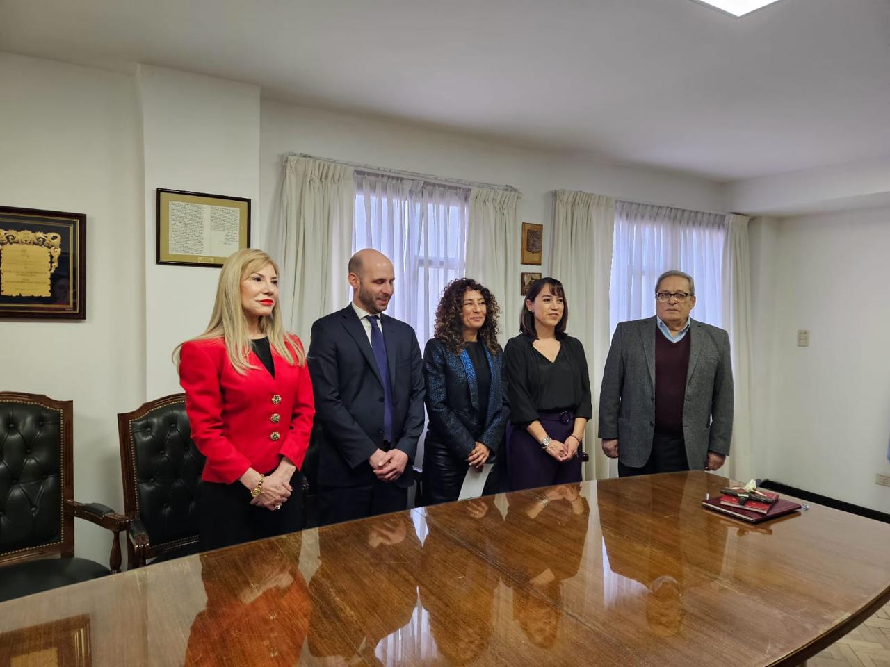 La diputada Adriana Nieto asumió formalmente como miembro del Tribunal de Enjuiciamiento