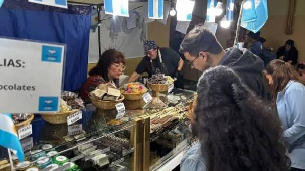 La Expo Invierno continúa hasta el domingo con propuestas para toda la familia y más de un centenar de artesanos locales
