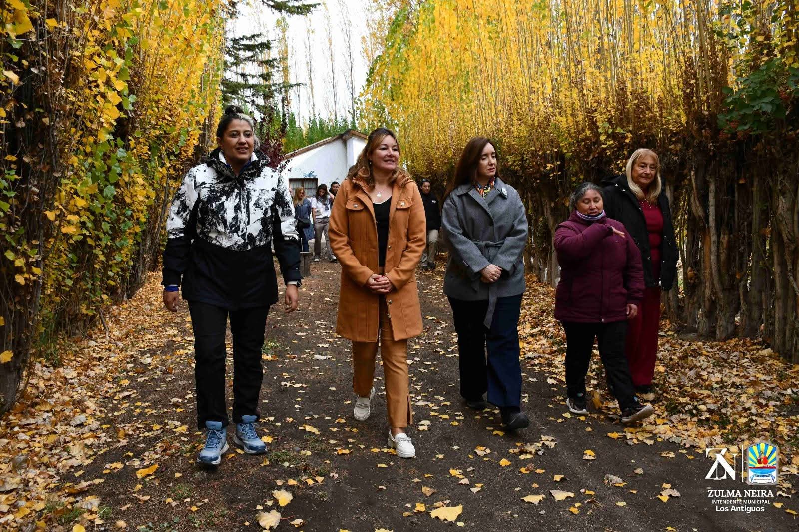 La vicepresidenta Victoria Villarruel visitó Los Antiguos y recorrió emprendimientos locales