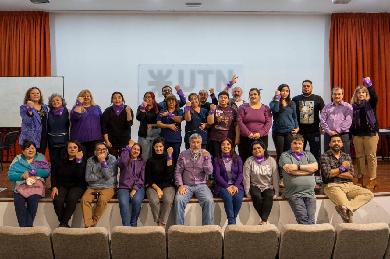 El Ni Una Menos en la Facultad Regional Santa Cruz de la UTN