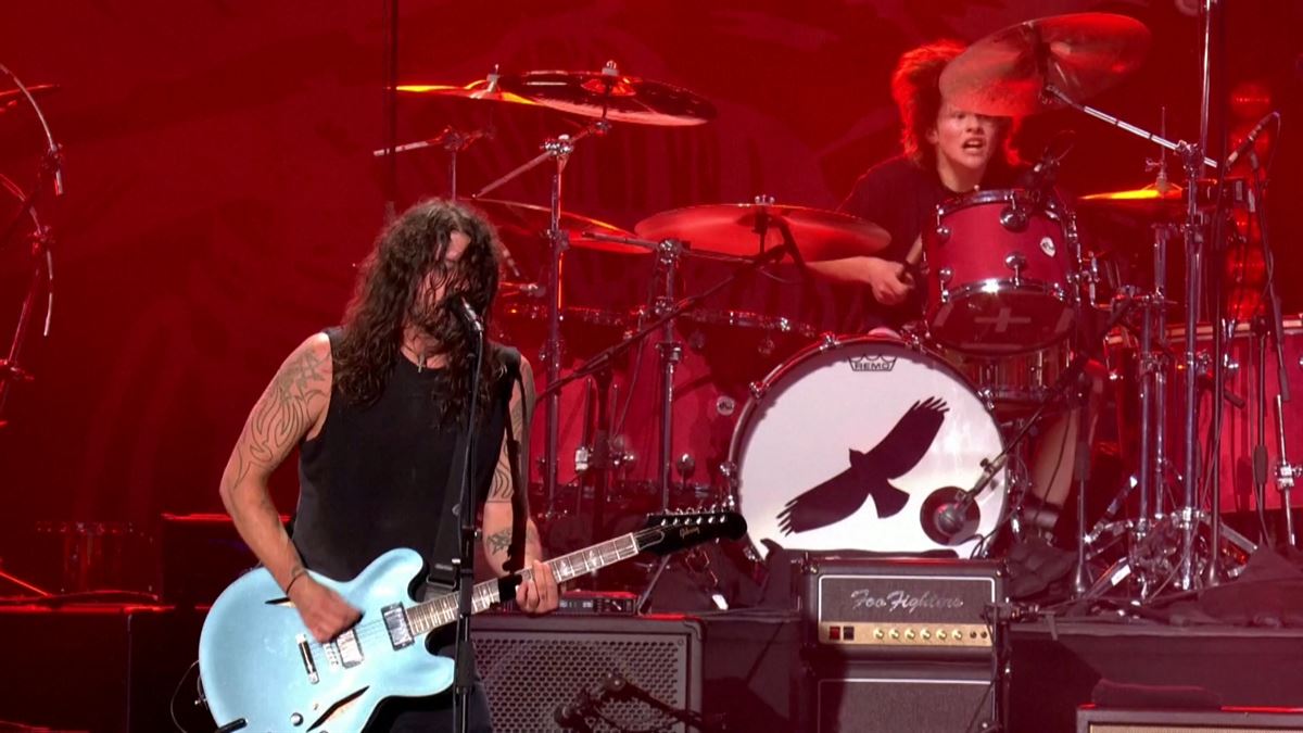 Emotivo homenaje en Wembley a Taylor Hawkins, el difunto baterista de Foo Fighters