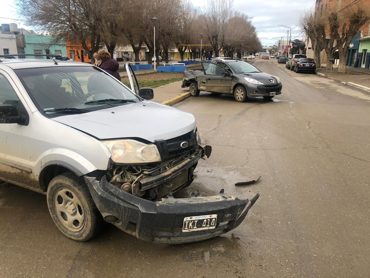 Fuerte accidente de tránsito en esquina Fagnano y Lavalle