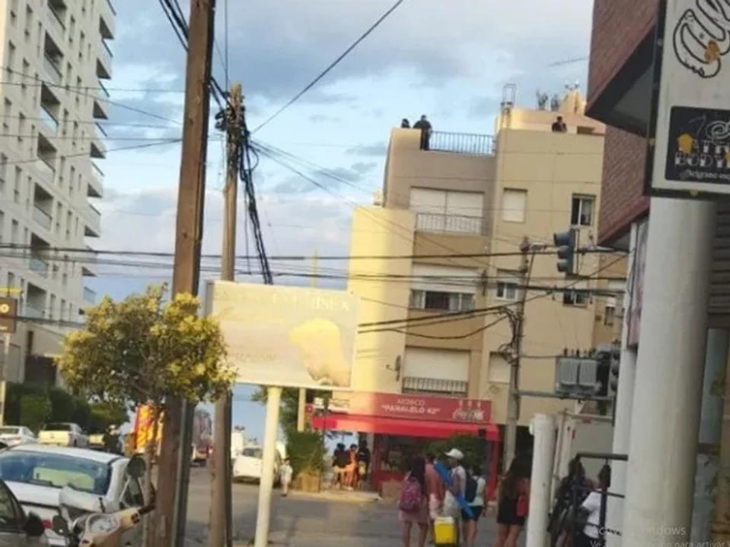 La mamá del bebé que cayó de un edificio entró en shock y tuvo que ser atendida en el hospital