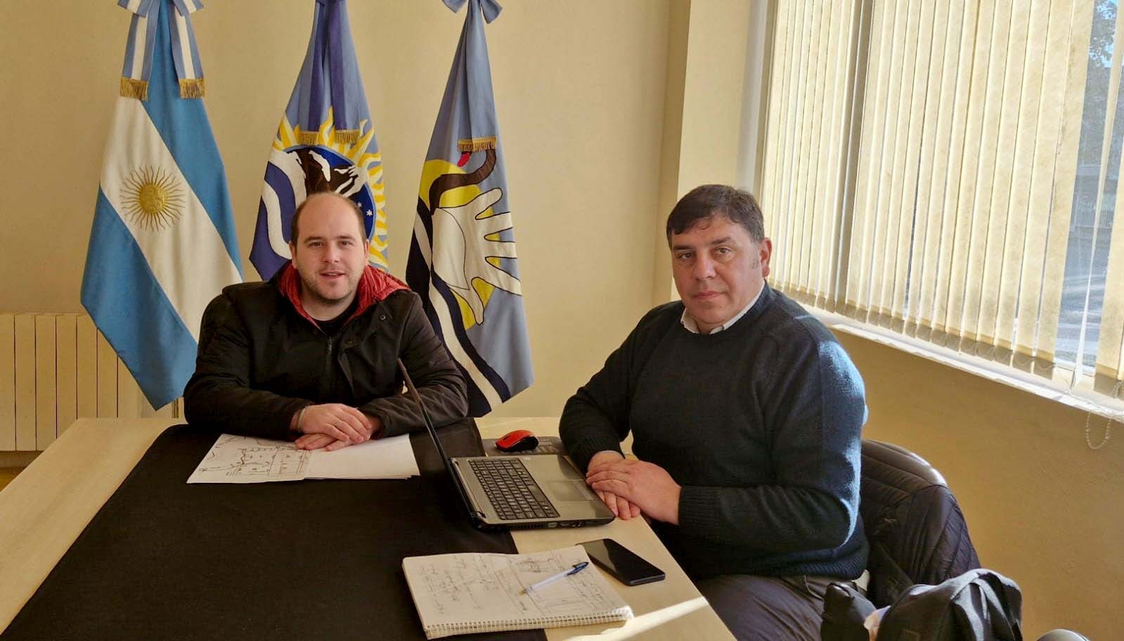 Convenios firmados para el mantenimiento de canales de riego en Perito Moreno y Los Antiguos