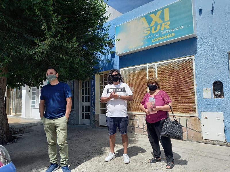 Los choferes de taxi sur se quedaron sin mate y baño