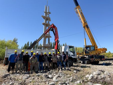 Vidal continuó hoy su recorrida en Los Antiguos con agenda productiva y de servicios