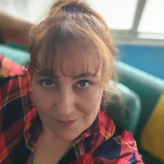 La mujer asesinada en Comodoro era una conocida locutora, docente y madre de dos hijas