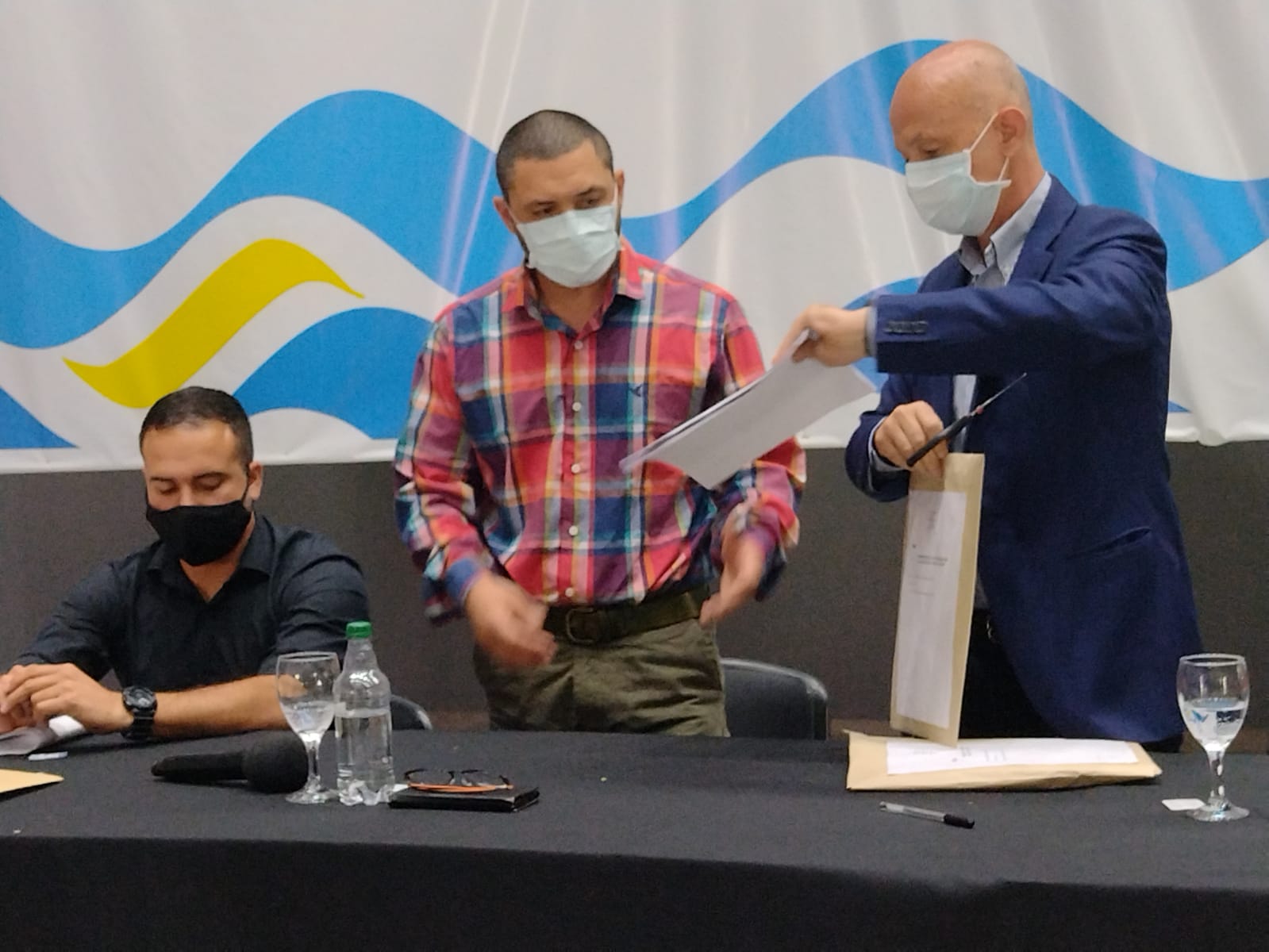 Cotillo: plan de viviendas e infraestructura arrancan en febrero; y la red de agua para el 150 se licita en enero