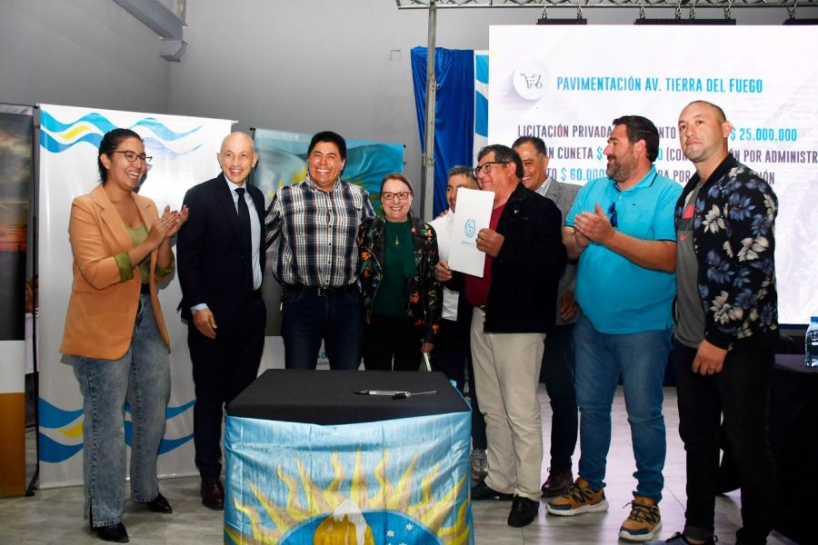 Hechos Para Crecer: Alicia presentó nuevos proyectos de obras públicas para Caleta Olivia