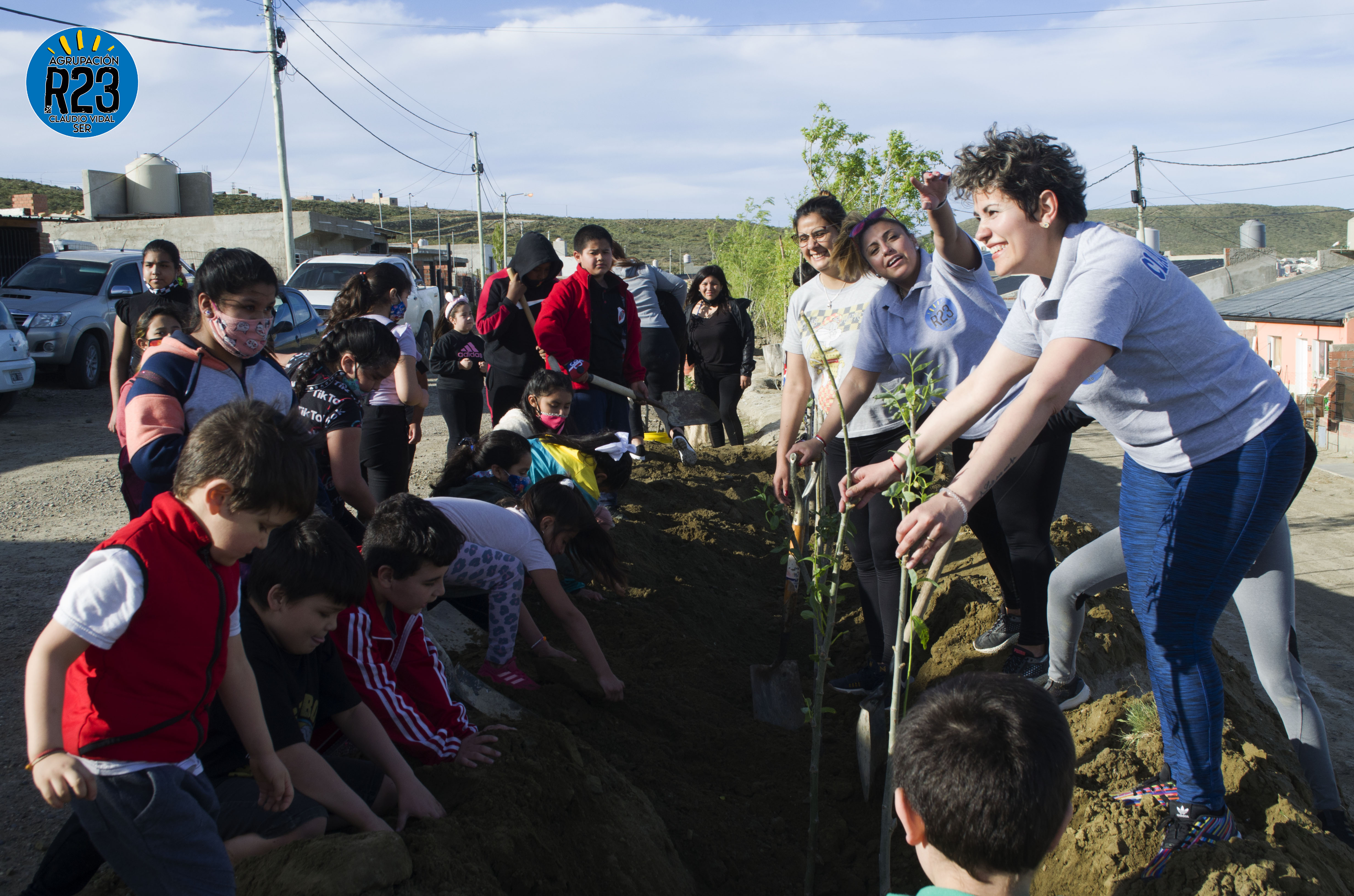  La Agrupación R23 organizó una jornada de plantación de árboles 