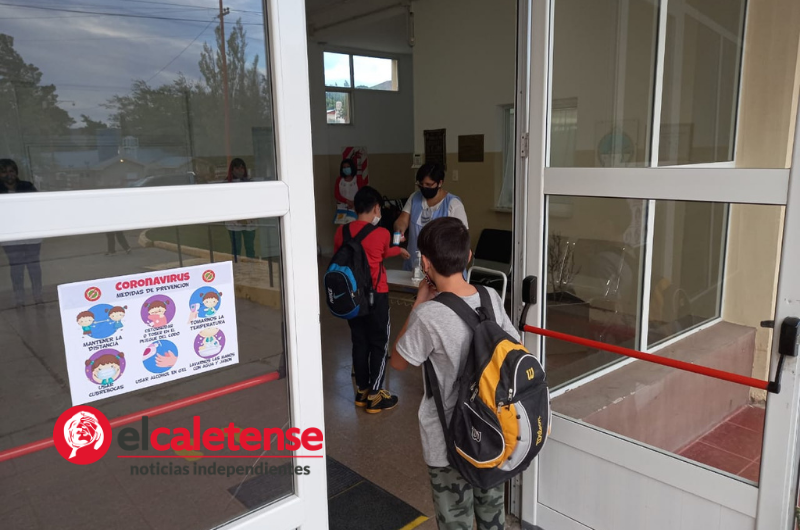 Los alumnos de Cañadón Seco volvieron a las aulas