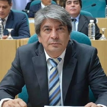 Diputado Garrido cuestionó licitación para adquirir una 