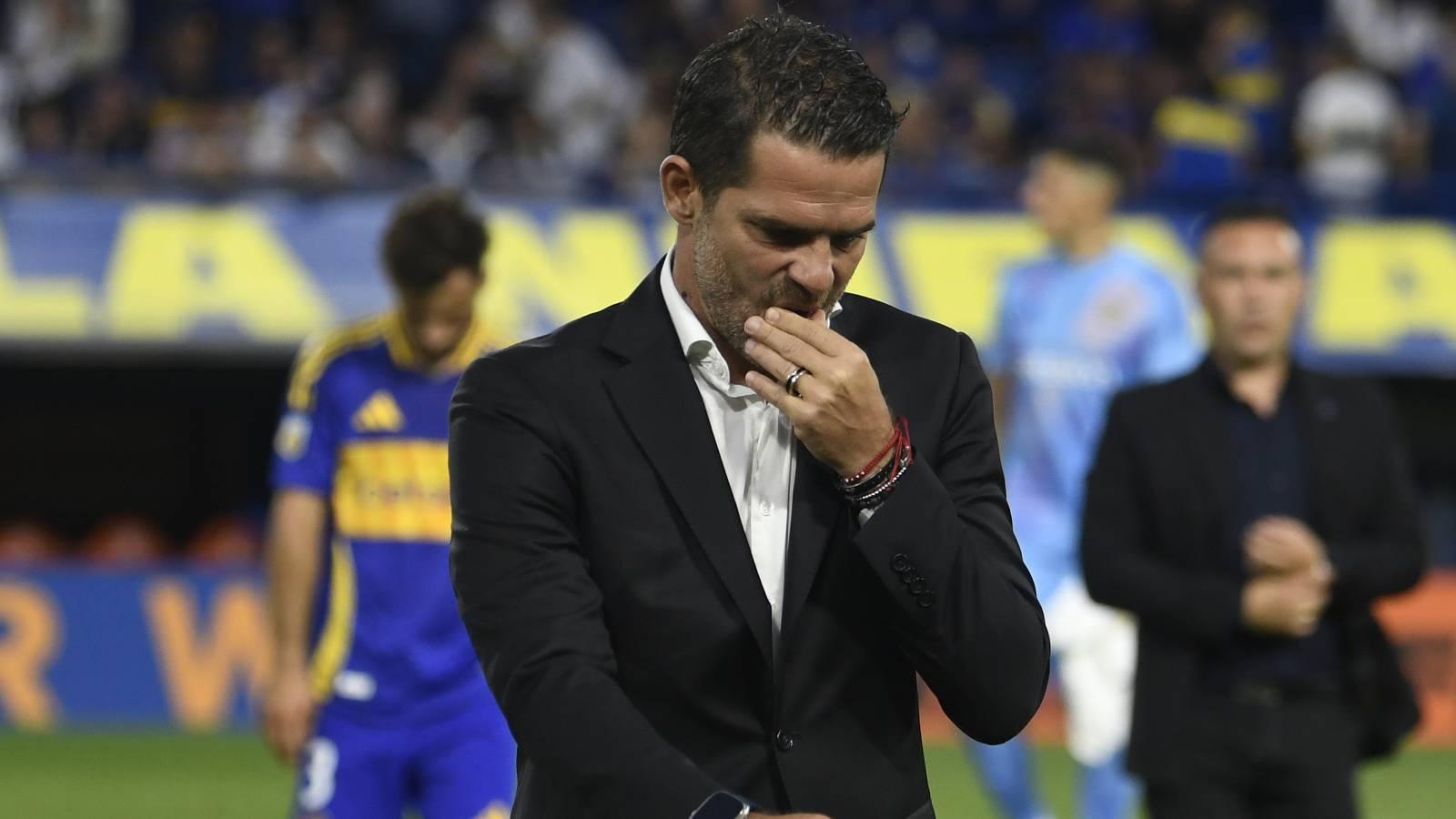 Riquelme echó a Gago y Boca se quedó sin entrenador tras el Superclásico