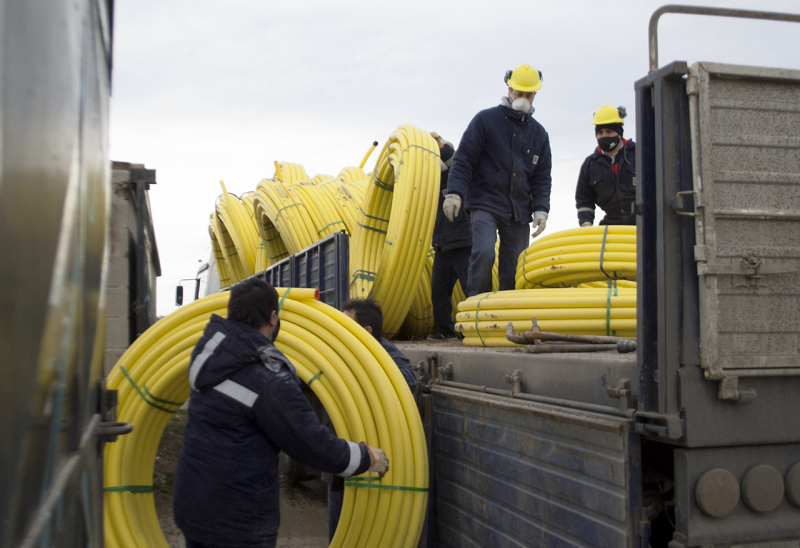 Llegaron los caños para ampliar la red de gas en los barrios Patagonia, Hípico, ARA San Juan y Zona de Chacras