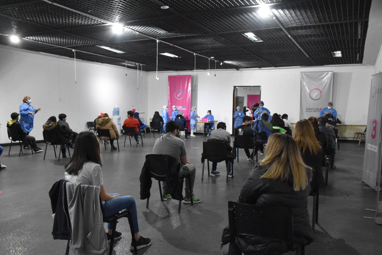 Comenzó la vacunación a menores entre 12 y 17 años con comorbilidades en Río Gallegos