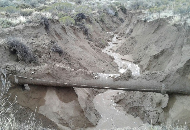 [URGENTE]: Reducen el caudal de agua en Caleta Olivia por nueva pérdida en el acueducto