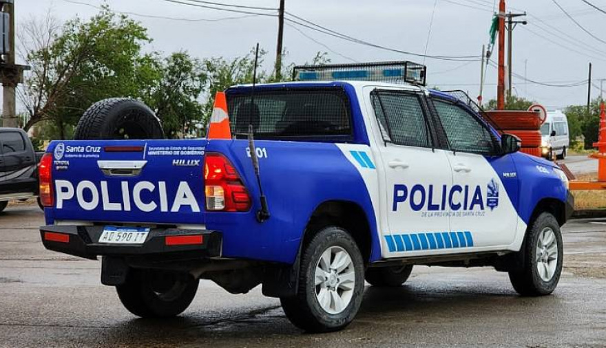 Incidente de tránsito: vehículo choca contra una peluquería