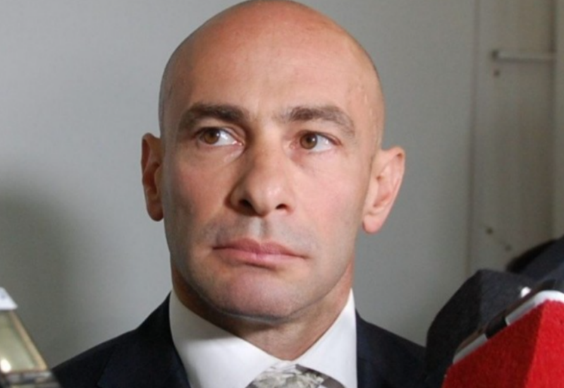 Federico Massoni presentó su renuncia a Mariano Arcioni