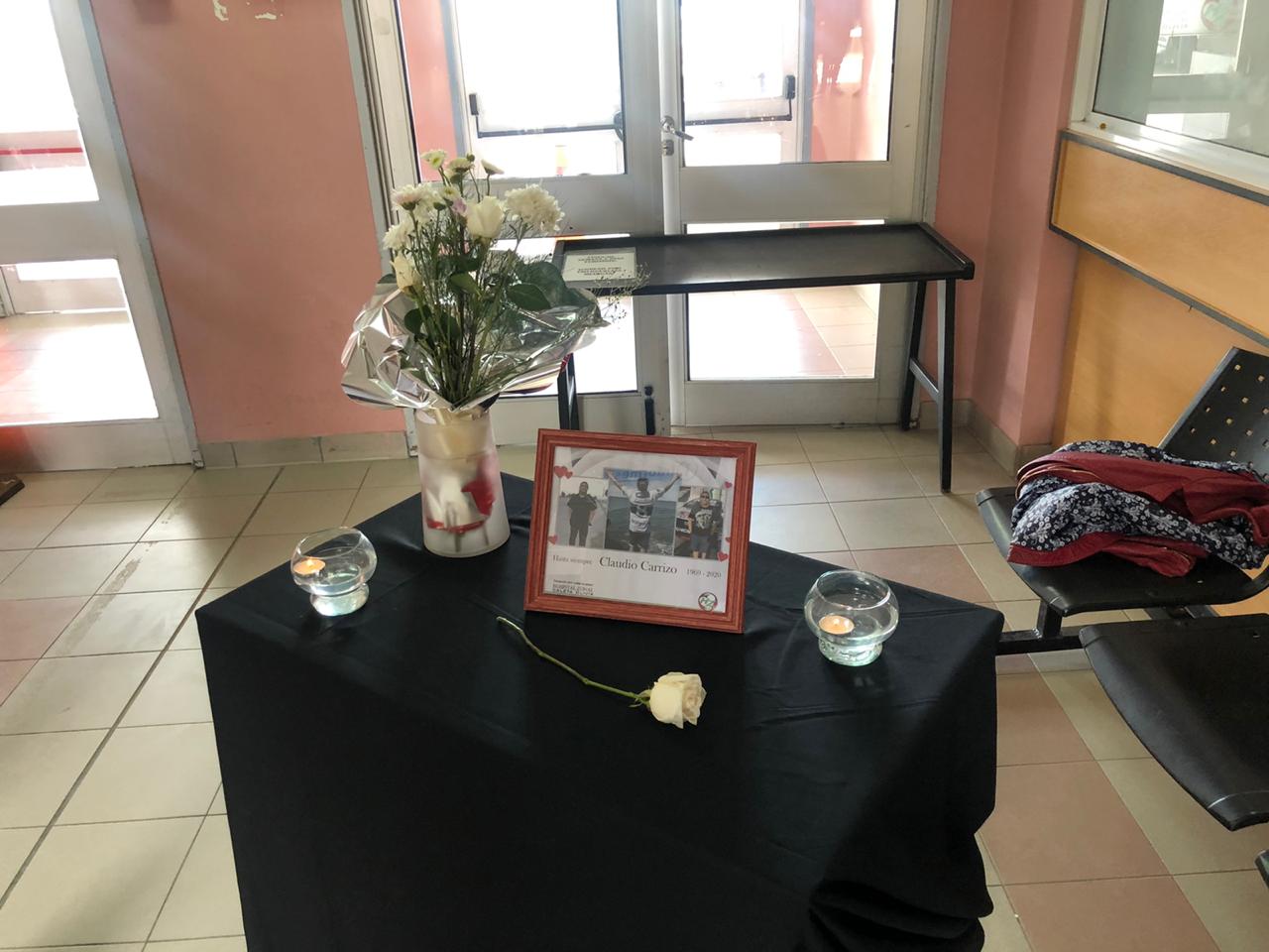 [VIDEO] Viuda de Claudio Carrizo: Silvana Robles rompió en llanto en su homenaje en el Hospital y pidió 