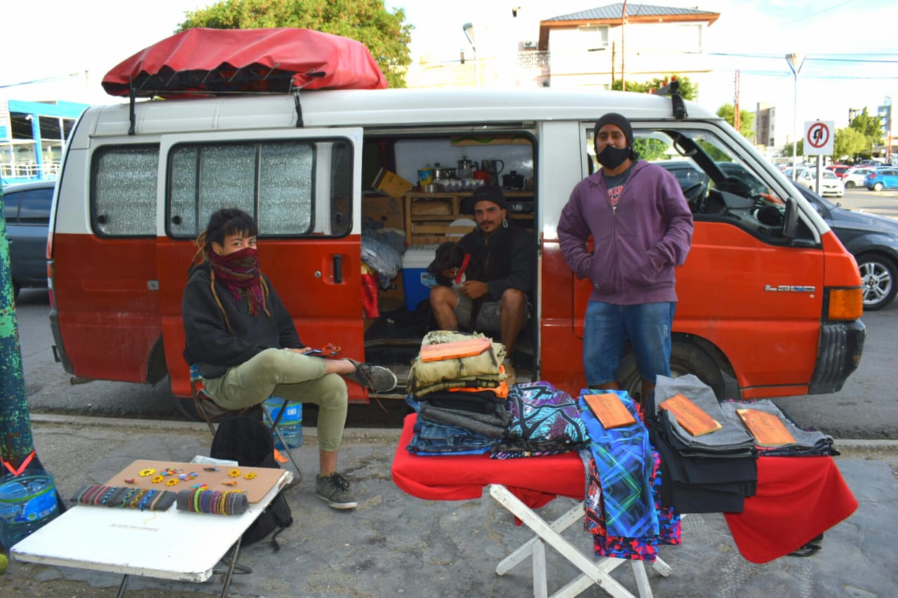 Travesía hasta Ushuaia: 3 jóvenes recorren el país en una Van
