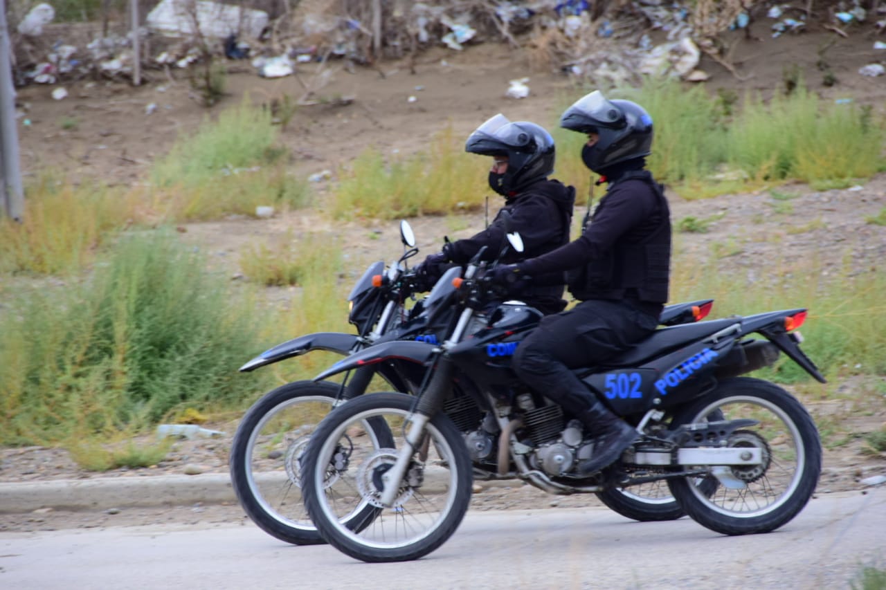Dos hombres fueron aprehendidos tras robar en una verdulería céntrica de Caleta Olivia