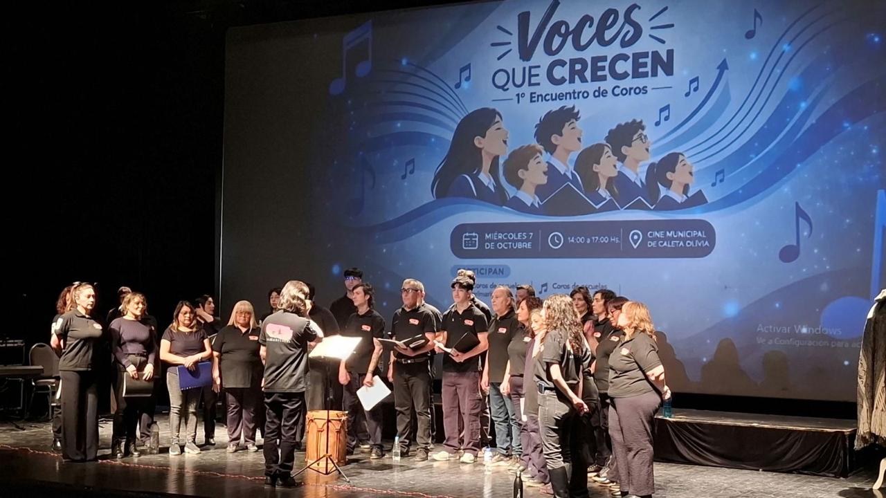 El canto coral tuvo su encuentro en el Cine Municipal de Caleta Olivia