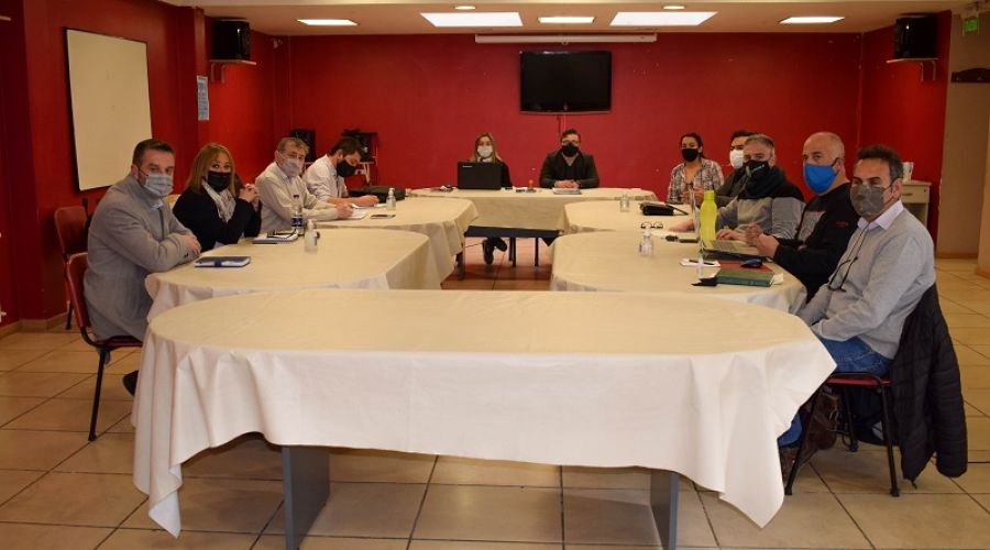 Paritaria docente: el gobierno volvió a ofrecer el 5% para octubre y le suma para noviembre 1100 pesos