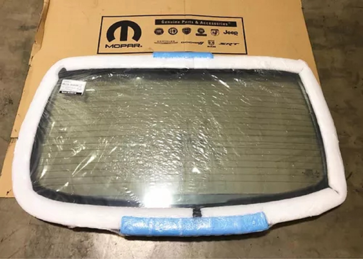 También en el centro vandalizaron un auto 