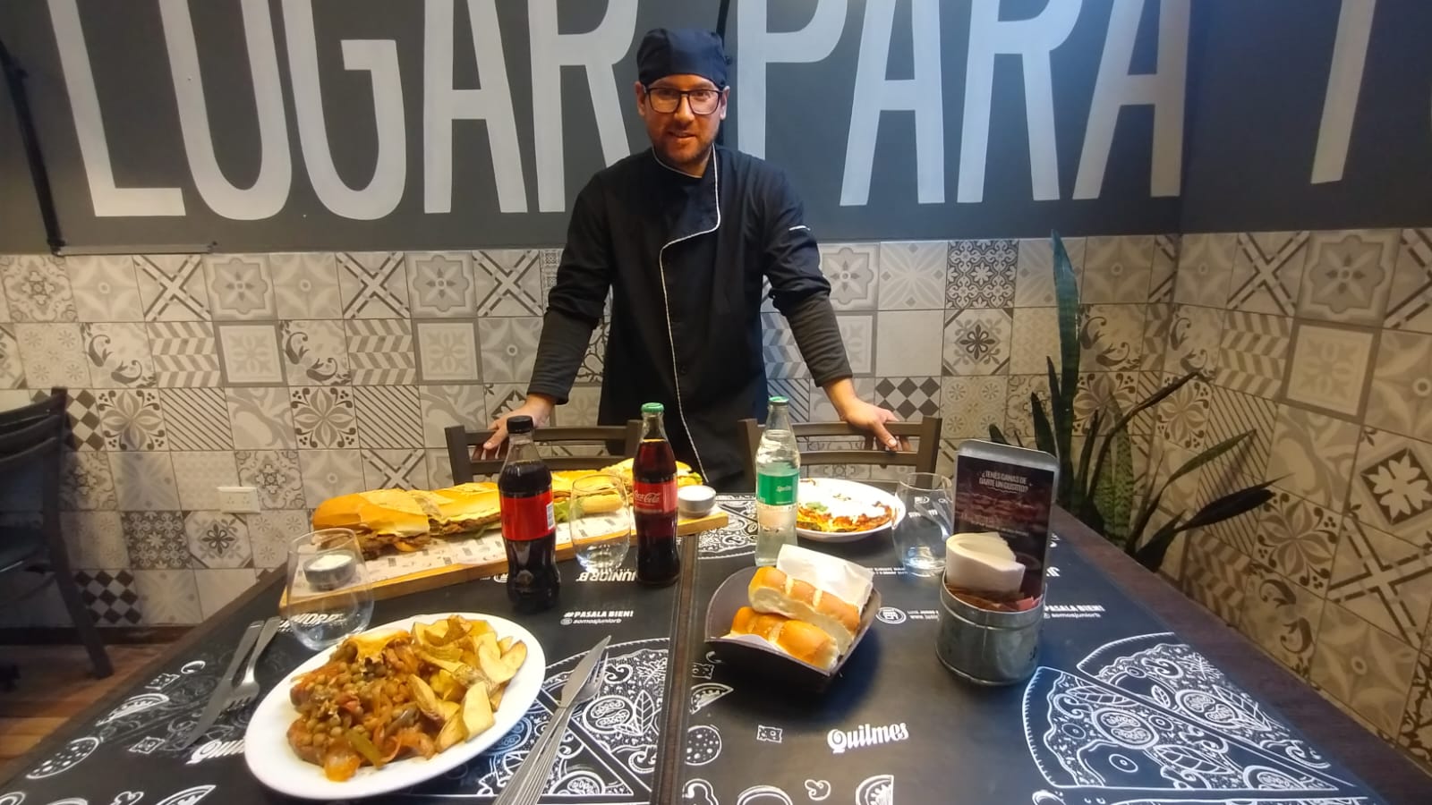 Junior B presenta su innovadora Carta Menú 2024: colores y sabores