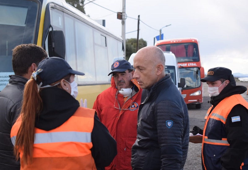 Cotillo superviso la llegada de alrededor de 80 caletenses que estaban varados en Buenos Aires