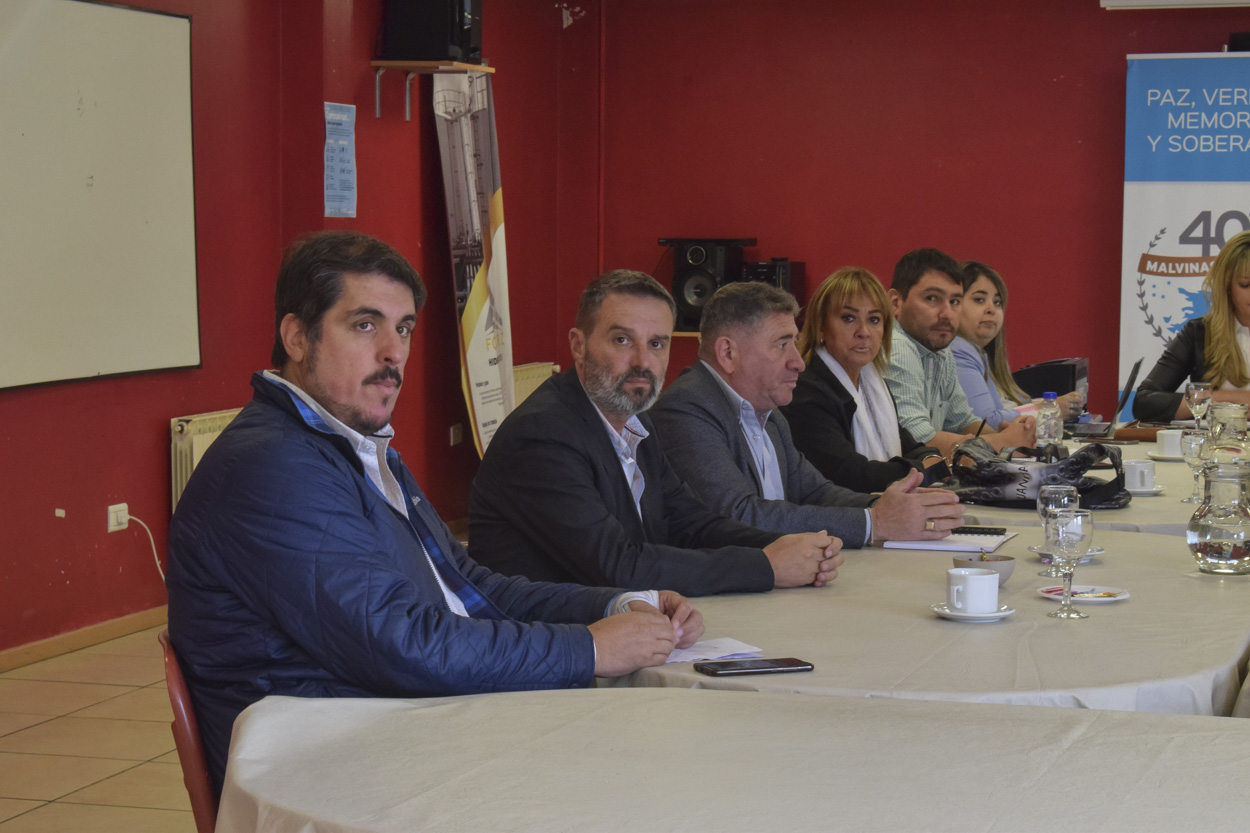 Servicios Públicos trabaja en la iluminación de la calle 22 de Río Gallegos