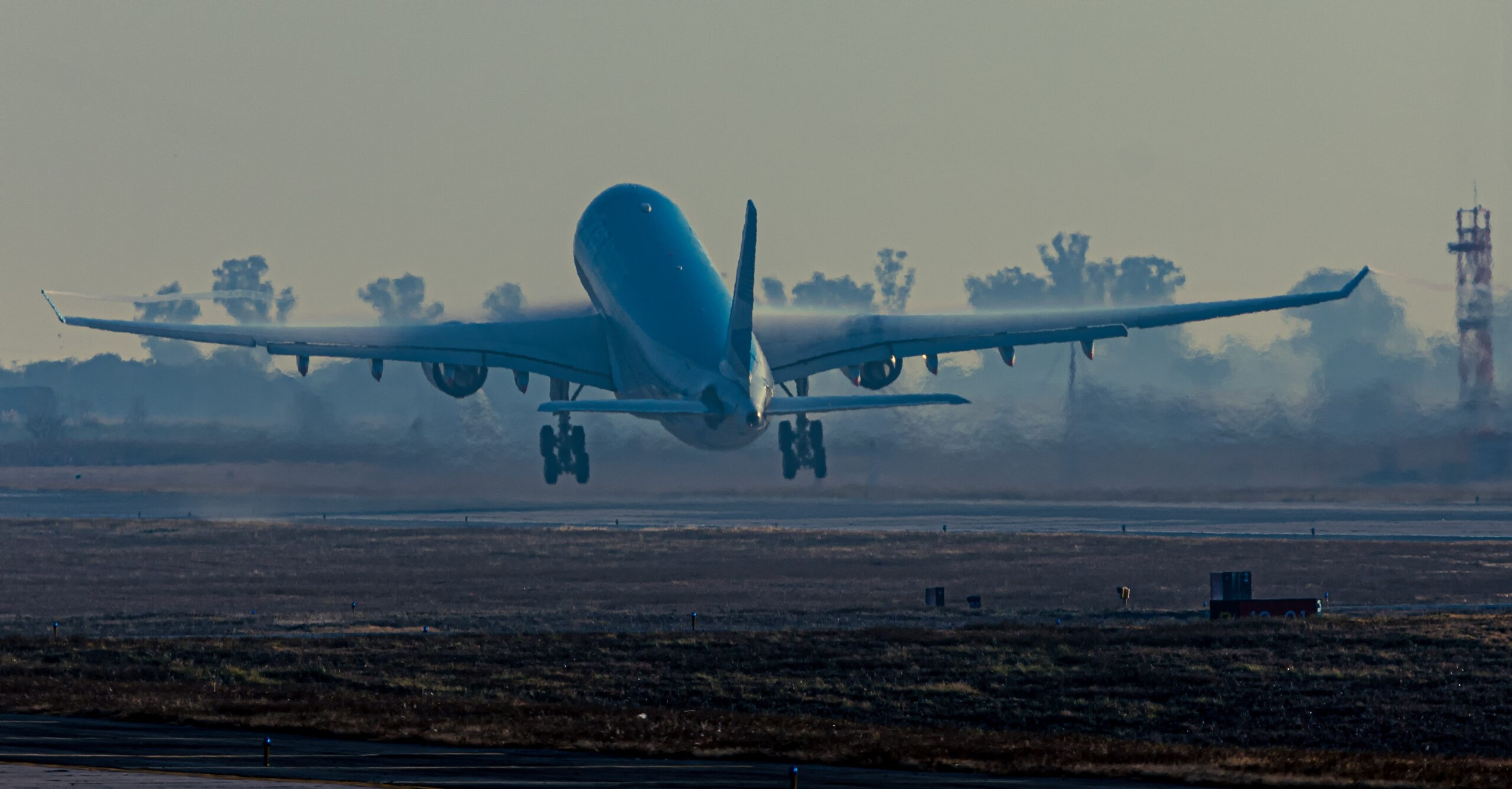 Traen 3 millones de dosis de la vacuna Moderna para la población infantil con comorbilidades