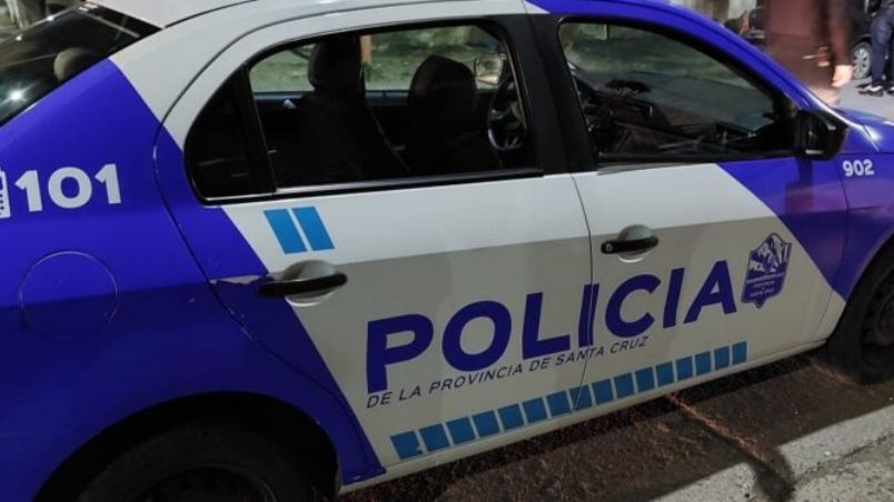Le dictaron exclusión de hogar y se puso violento con la policía que lo fue a buscar: insultó y le quiso pegar a los efectivos 