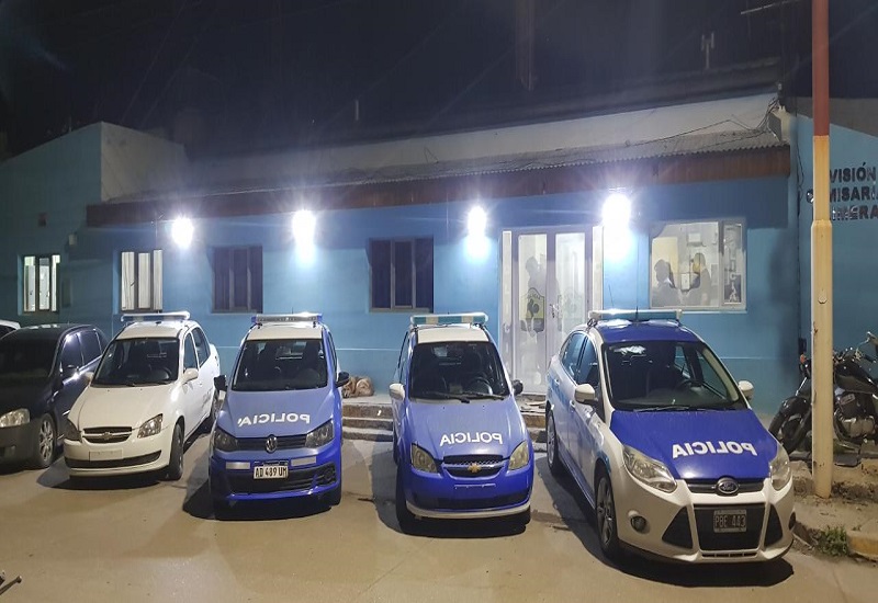 Le fracturaron el tabique y le robaron el celular a una joven de 14 años en la puerta del complejo