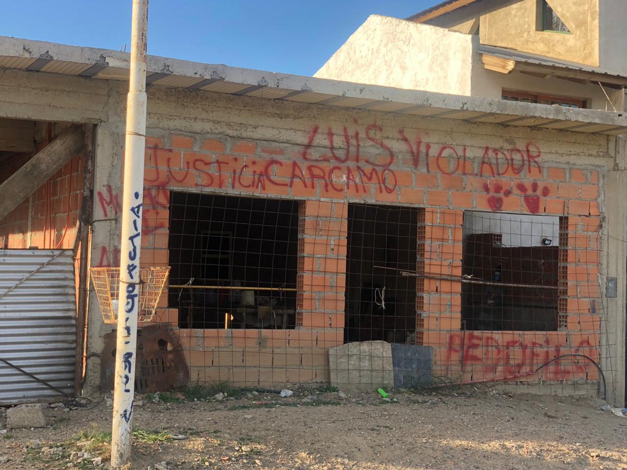 Cárcamo no estaba en su casa cuando la incendiaron 