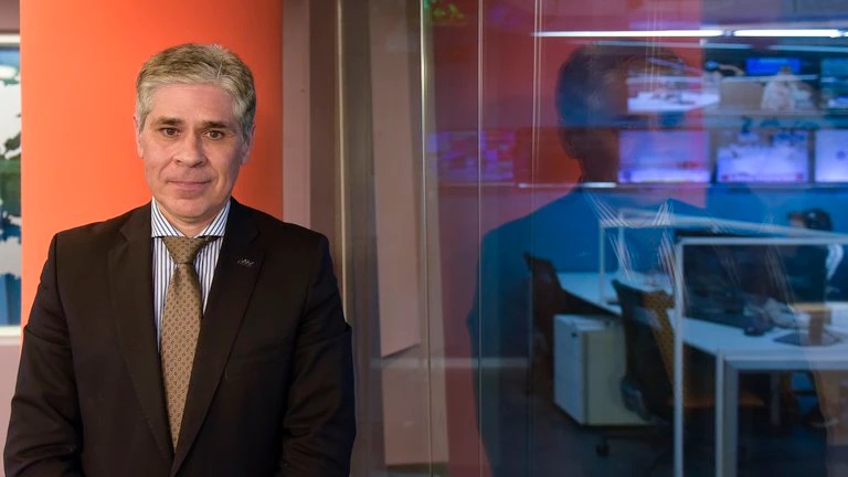 El presidente de YPF negó que los combustibles vayan a aumentar en diciembre