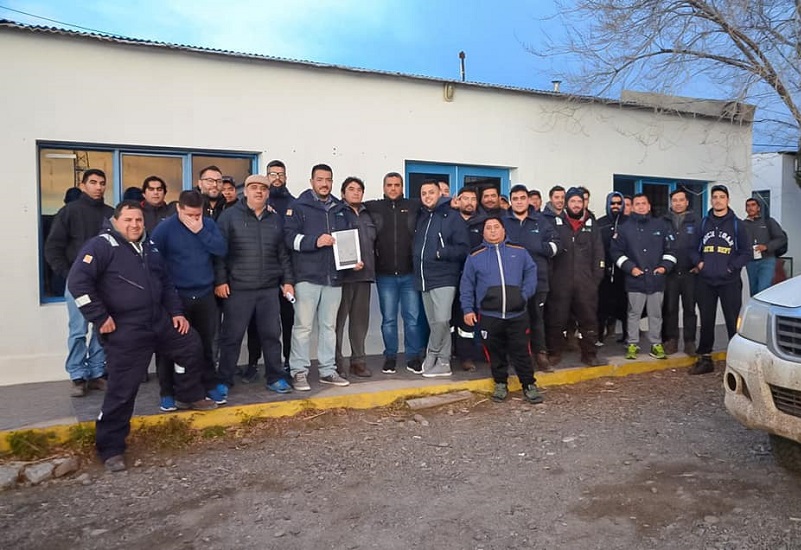 El sindicato petrolero logró un acuerdo laboral con la empresa Huinoil 