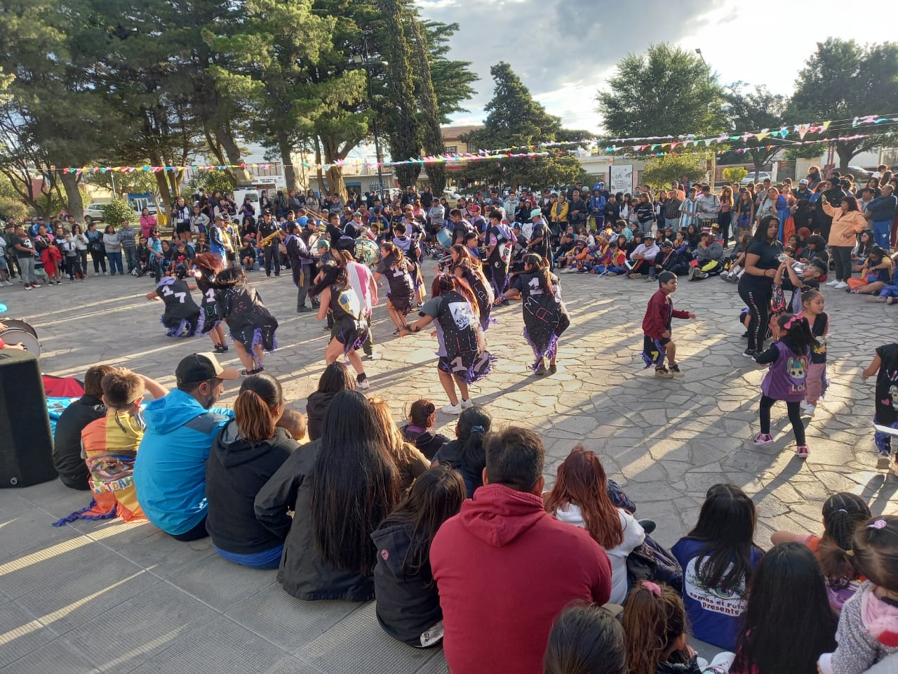 ¡Una verdadera fiesta! Revolución Murguera celebra 9 años en la Plaza 20 de Noviembre