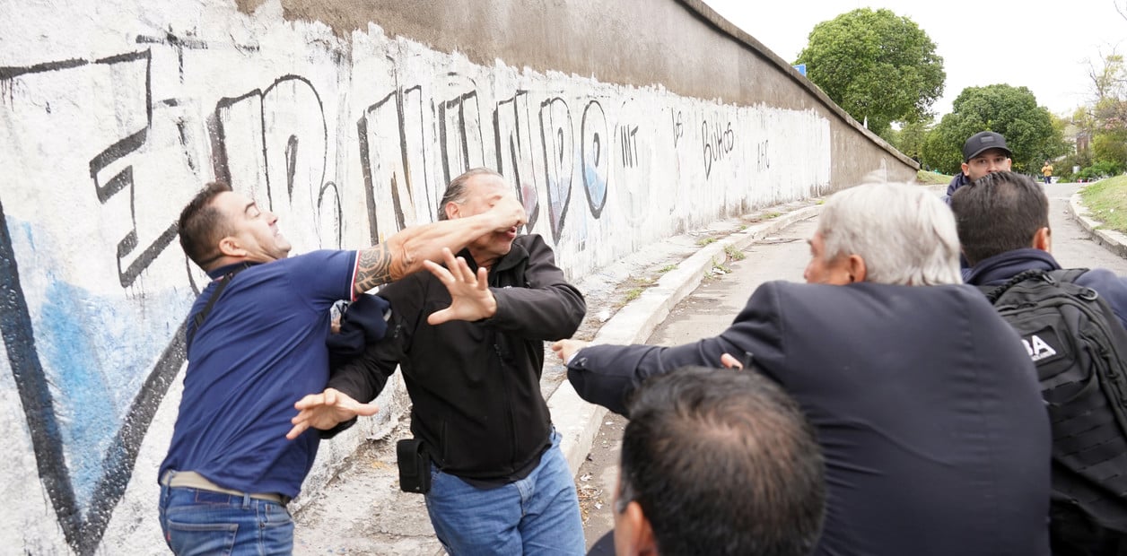 Fuerte impacto político por la agresión a Sergio Berni en el piquete por el chofer asesinado