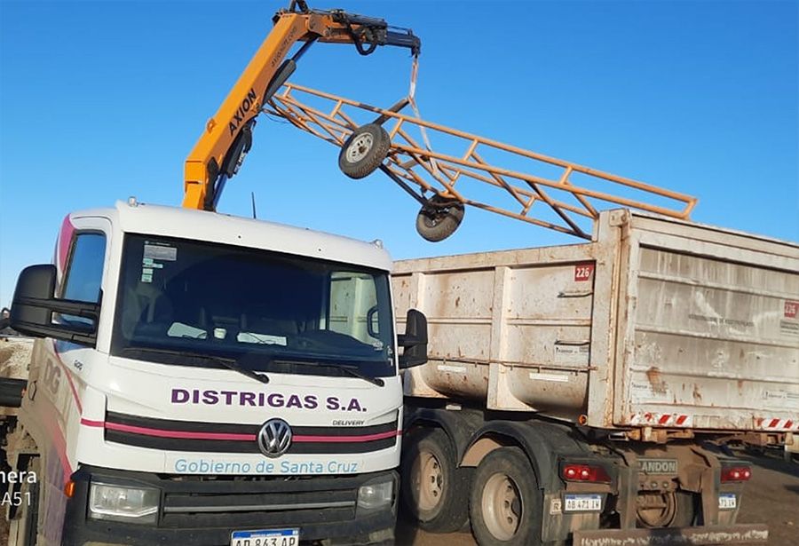 El Gobierno de Santa Cruz entregó materiales para nuevas extensiones de redes de gas en la provincia