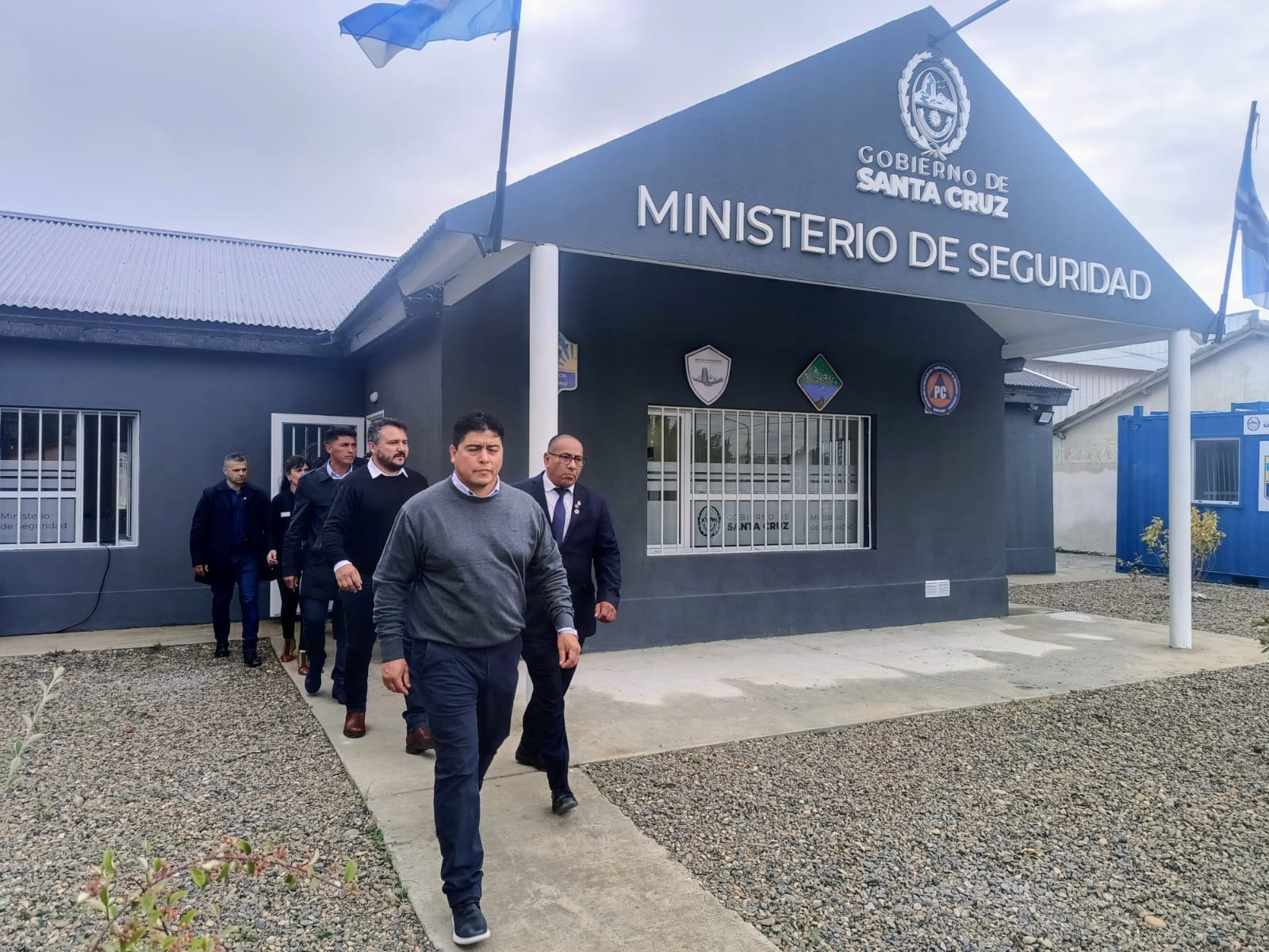 Allanamiento por amenazas en Caleta Olivia: secuestraron celulares y seis plantas de cannabis