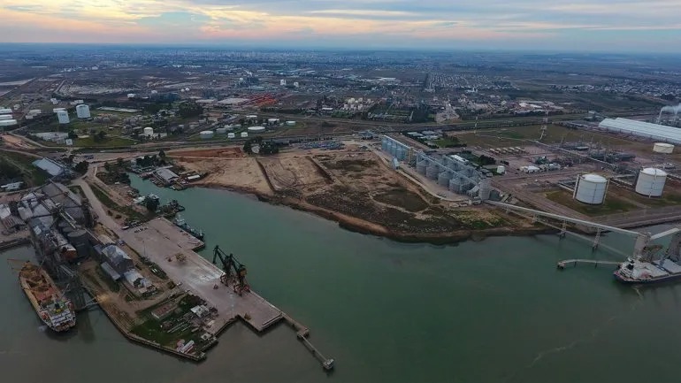 Bahía Blanca plantea pelea a Río Negro por el megaproyecto de GNL de YPF