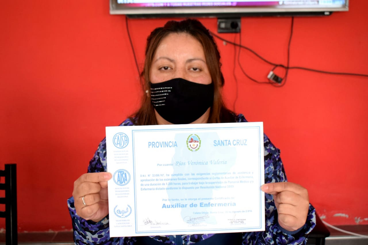 Enfermeros exigen la entrega de matrículas y denuncian que 