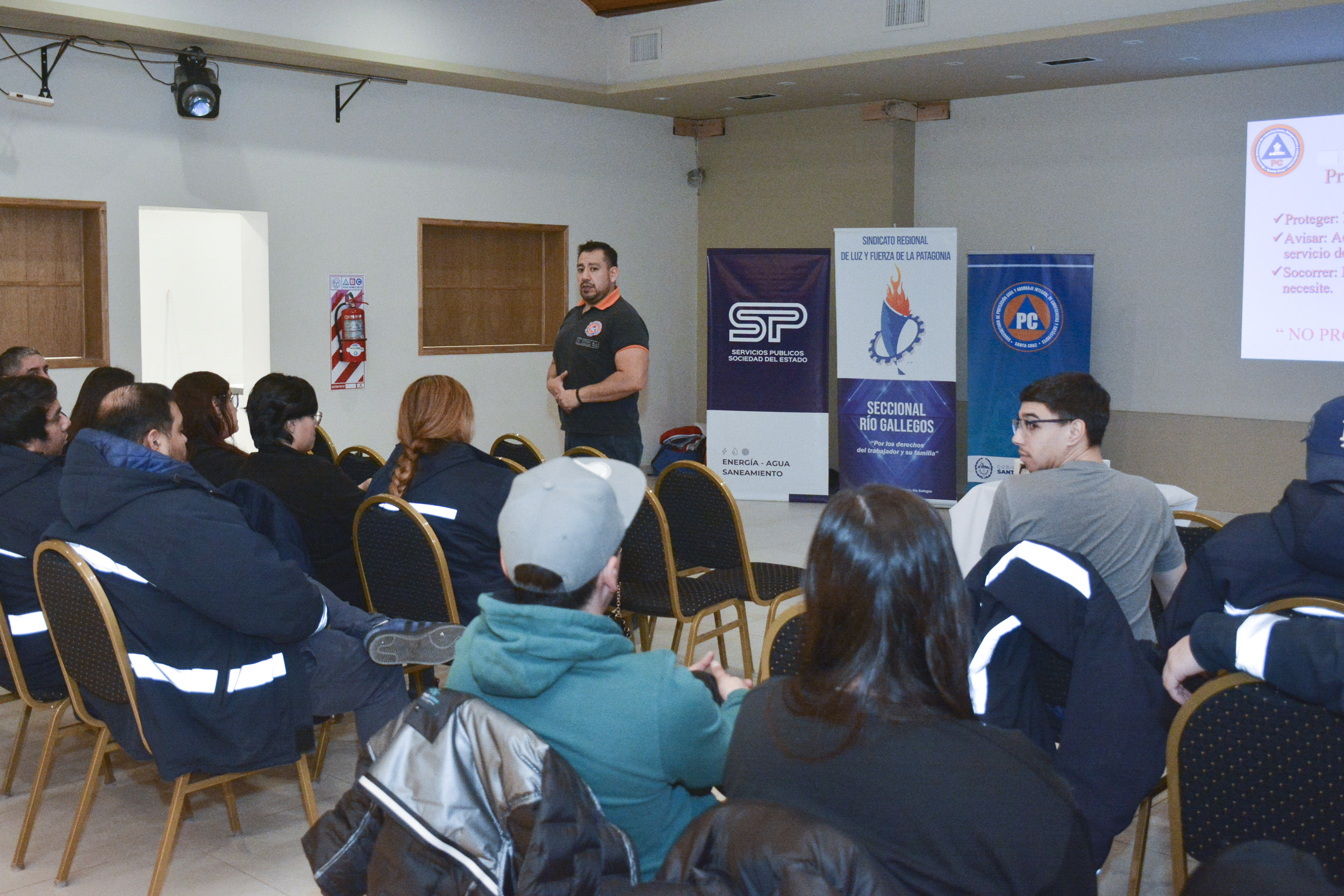 Protección Civil capacitó al personal de Servicios Públicos en primeros auxilios