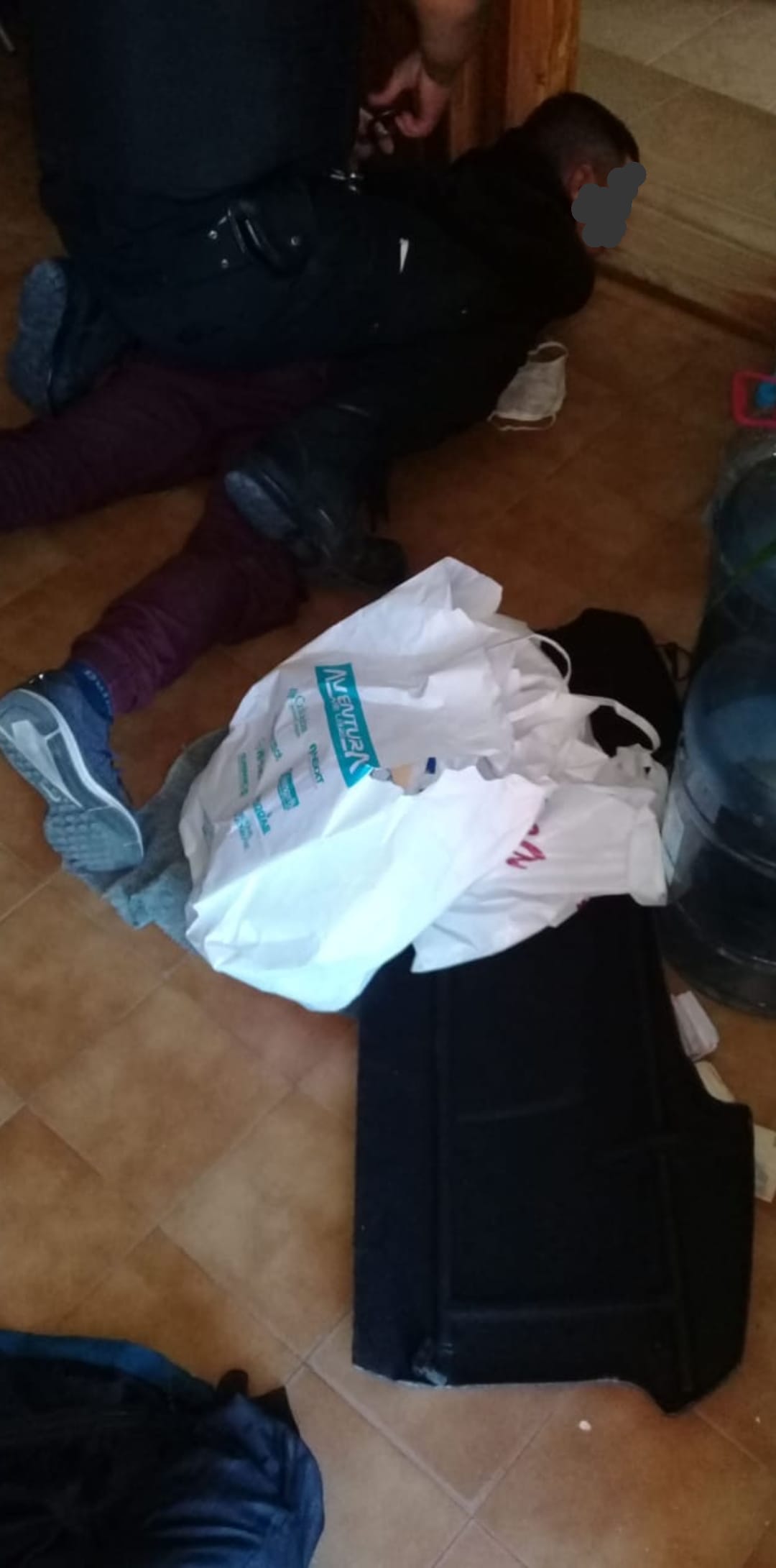 Una entrega de menores terminó con una denuncia por amenazas entre exparejas