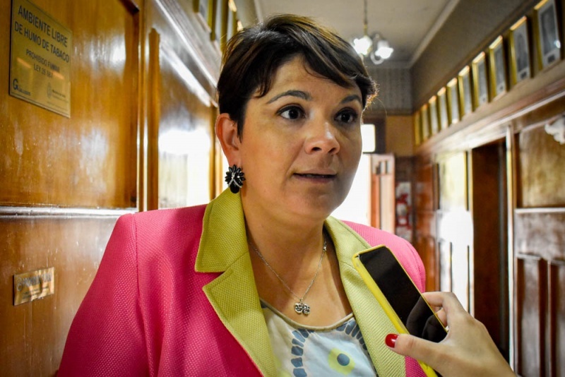 Cañadón Seco vivió una noche de arte, música y reflexión con propuestas culturales abiertas a la comunidad