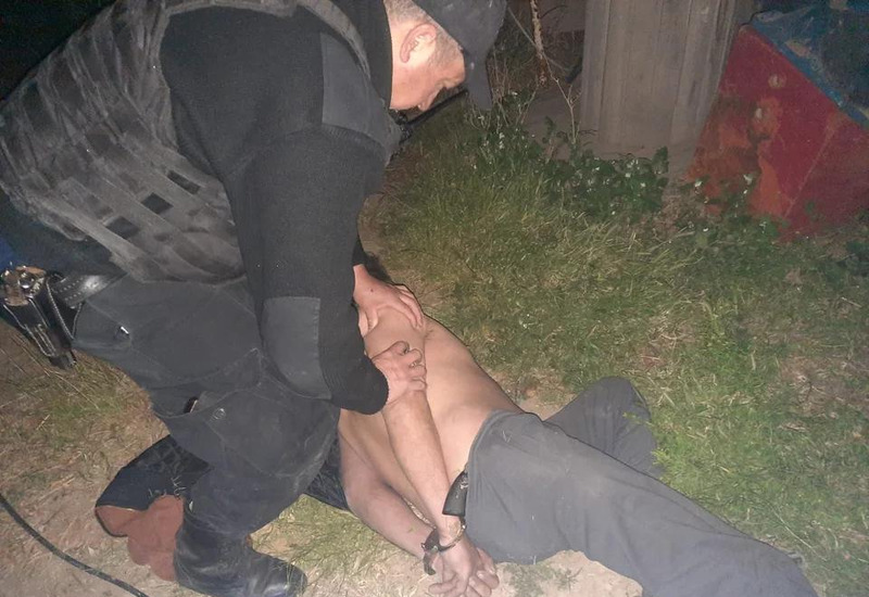 Un sereno estaba semidesnudo y 