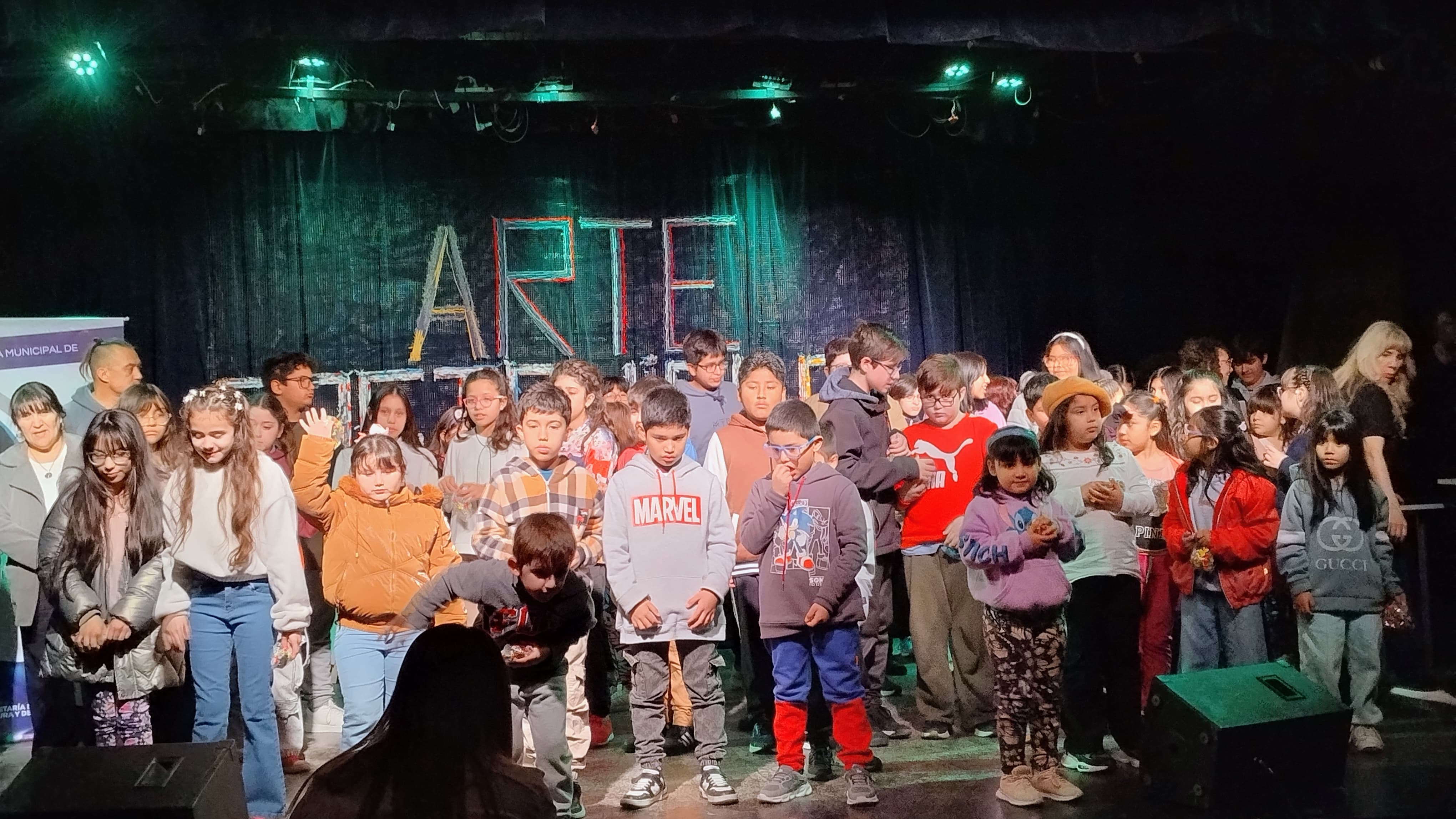 Trabajadores de Servicios Públicos se capacitan en sistemas de válvulas y control hidráulico