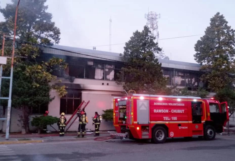 Chubut: se incendiaron los expedientes de todas las causas contra el Estado y en muchos casos hay pruebas irrecuperables